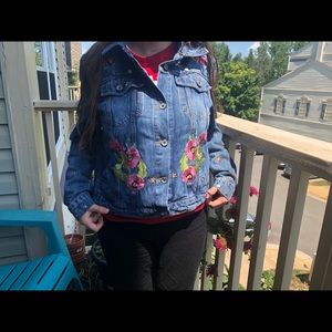 size L bagatelle embroidered denim jacket